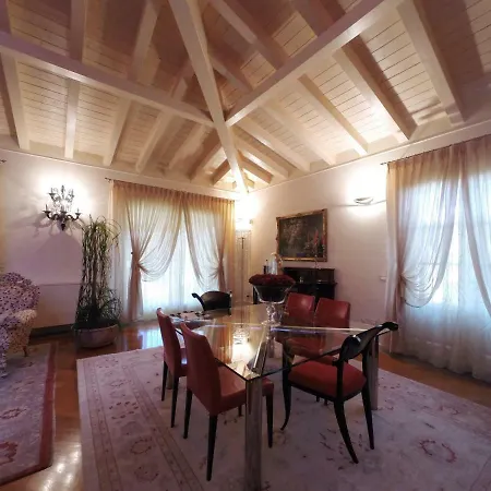 La Nel Bosco Gasthuis Lucca